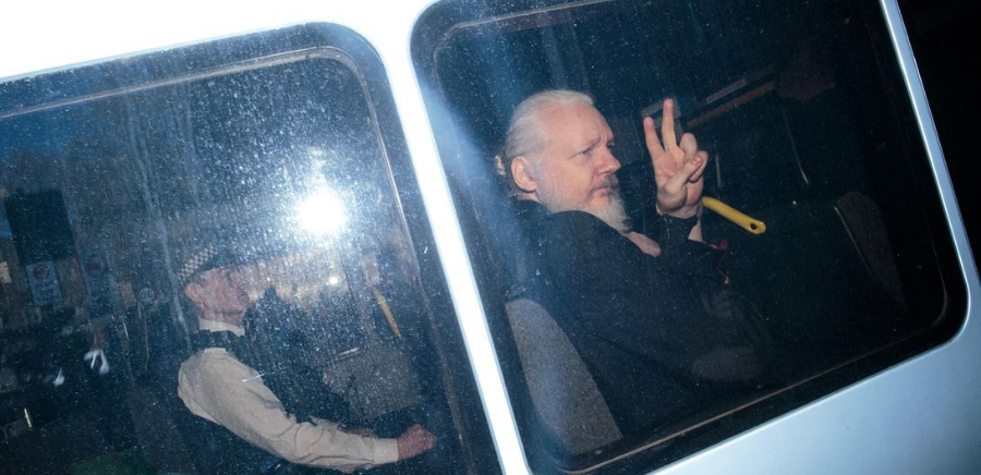 Julian Assange arestat -Afla ce e nou in IT si Tech la jumatatea lunii Aprilie